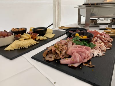 buffet-hello-again-3