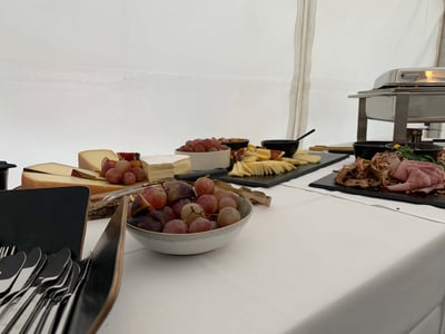 buffet-hello-again-2