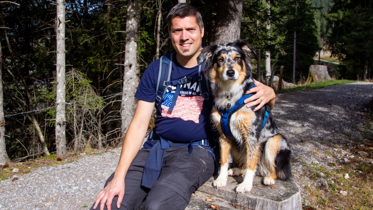 Phil-Kiener mit Hund_Teaser