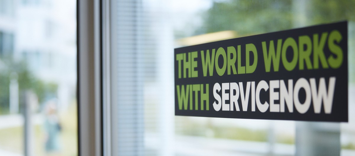 SmartIT_World works with servicenow